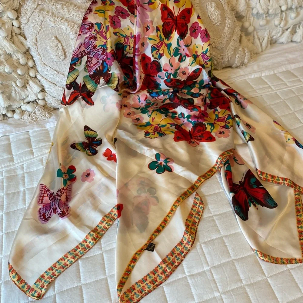 Large 100% Silk Floral & Butterfly Scarf 🌿🌺🐞🦋